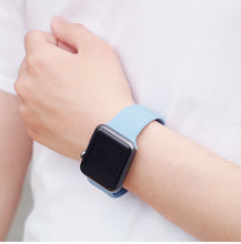 Load image into Gallery viewer, Apple Watch's Sport Silicone Bracelet Watchband